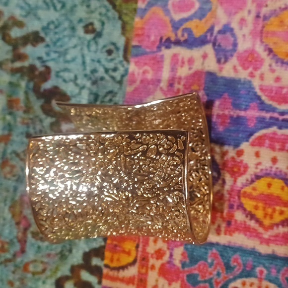Kendra Scott Vintage Ainsley Cuff - Picture 2 of 5